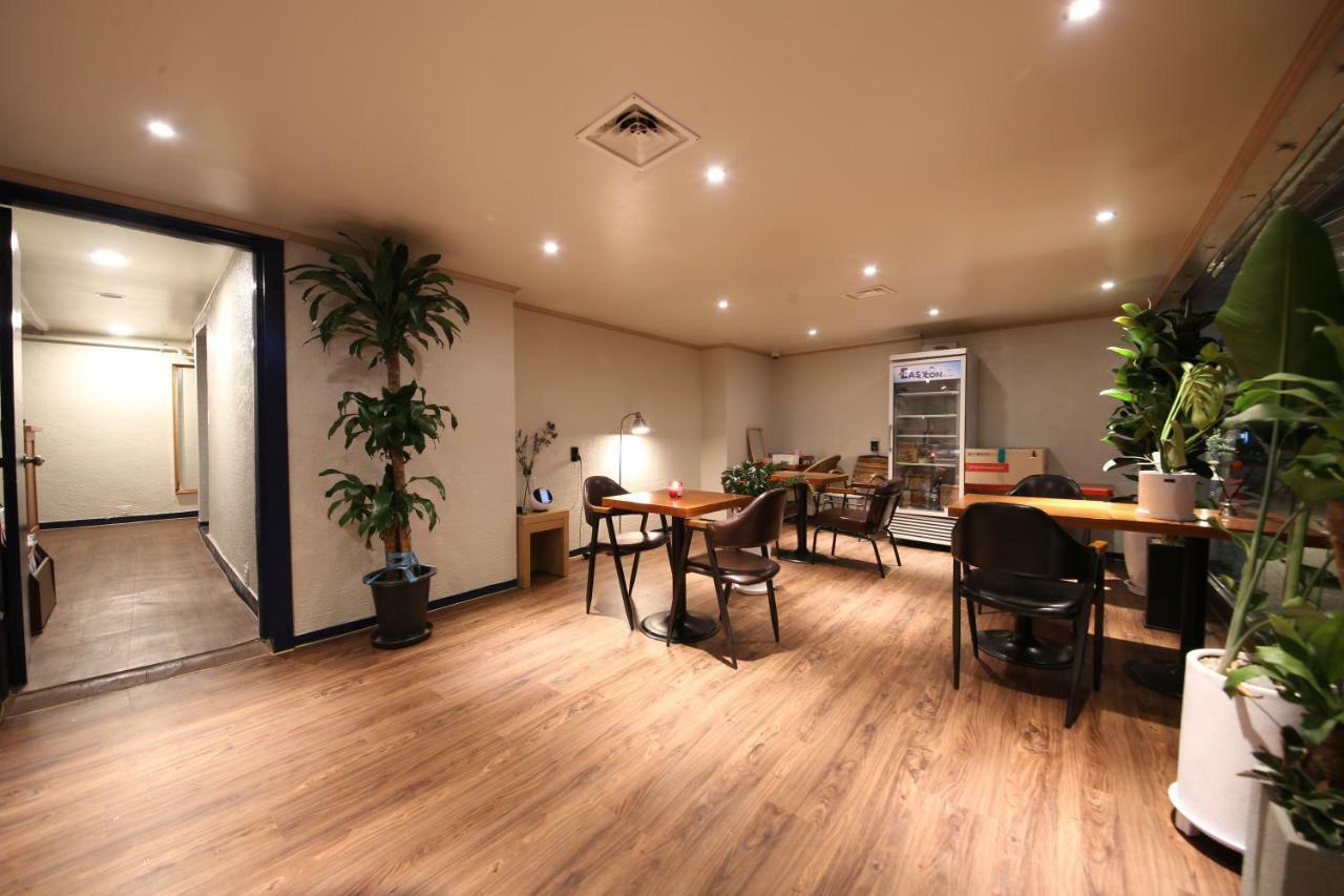 Hotel Sulla Jongno Сеул Екстер'єр фото